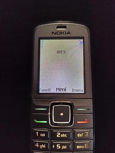 Nokia klasični mobilni telefon sa fizičkom tastaturom - Model iz