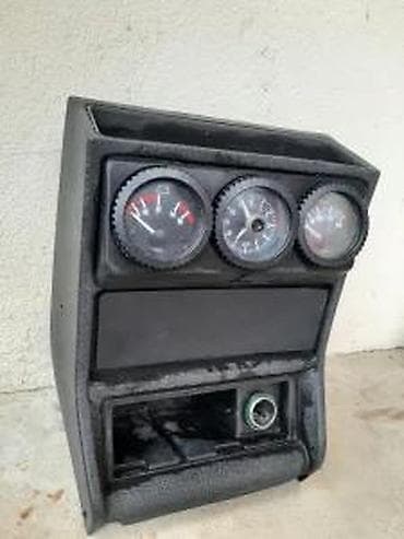 ford fiesta instrument tabla: KONZOLA SA SATICIMA VW GOLF MK2 | Dobro stanje — 2