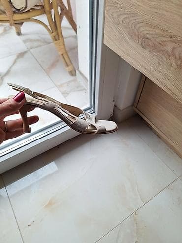 šafran sandale: Kožne ženske sandale, bež boje, veličina 39. Model sa otvorenim — 2