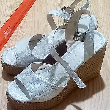 Prelepe sandale 37, kao nove/kratko nosene, mekane, nisu teške, svod na lalafo.rs Prelepe sandale 37, kao nove/kratko nosene, mekane, nisu teške, svod