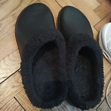 new balance 550 beograd: Muška obuća – 2 para 1) Crne kućne klompe/papuče sa postavom - Boja — 1