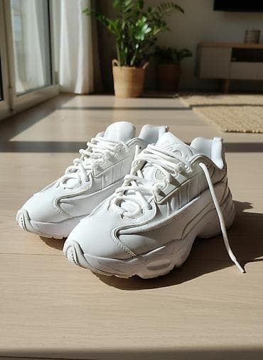 HITNO! Adidas adiplus 38.2/3,u odlicnom stanju