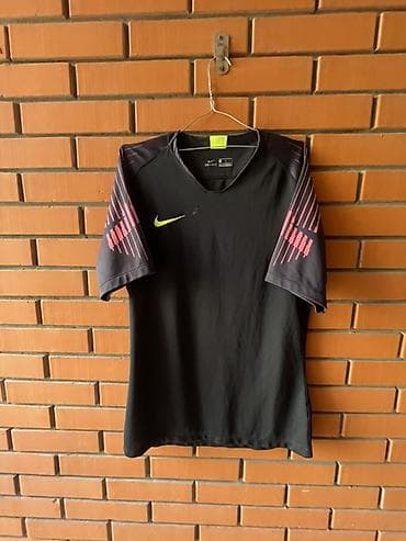 Men's T-shirt Nike, bоја - Crna