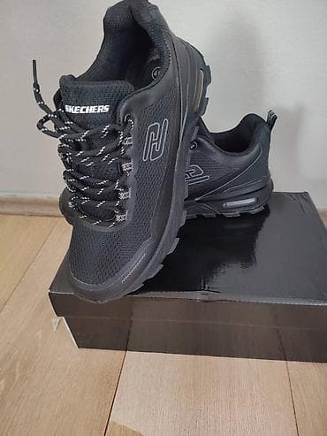 Skechers patike Udobne,lake,prelepe Veličine od 40 do 45 Cena 3200 din