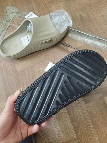 pixy sandale: Original Nike i Adidas jeezy slide u kutiji 3500 din. L — 4