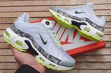 Nike
brojevi 36 do 46
cena 3200 dinara na lalafo.rs Nike
brojevi 36 do 46
cena 3200 dinara