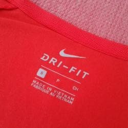 majice sa karnerima na rukavima: Original Nike DRI-FIT crvena majica, S Nova majica za trening — 2