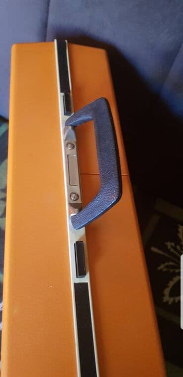 gitarska pojačala: Gramofon u obliku kofera,"RIz,",model "Traviata",neispravna ručica sa — 1