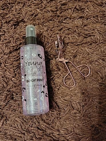 deborah rumenilo: Set za negu i šminku: lily velnea - Shimmering Body Mist – sprej za — 1