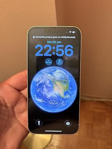 prodaja telefona polovnih: Apple iPhone 13 – bele boje - Ekran: 6.1" Super stanje telefona — 2