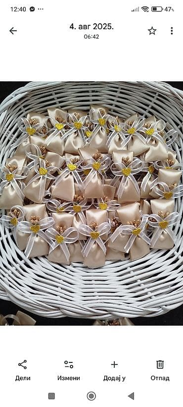 Eleganto rucno radjeni cvetici za obicne i glavne goste. Obicni 30din na lalafo.rs Eleganto rucno radjeni cvetici za obicne i glavne goste. Obicni 30din