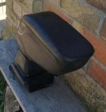 c4 2005: Enterijer ( plastike) za ford c-max, fiesta, focus . Od 2002. Do — 5