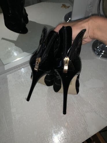 c a papuce: Sandals, 40 — 6