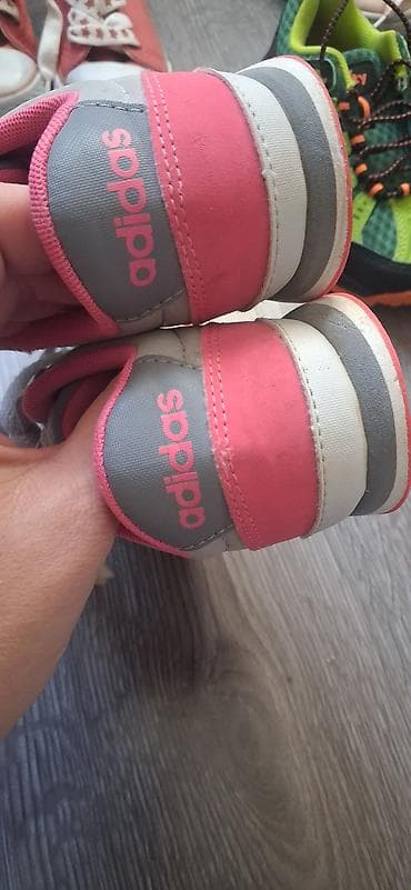 kraljevsko plave haljine: Adidas dečije patike sa pertlama - Model: klasičan Adidas — 3