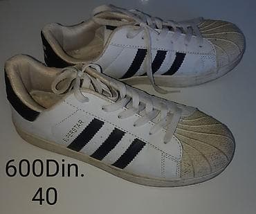 Flat shoes: Crne sportske patike sa belim detaljima i debljim đonom. - Veličina — 5