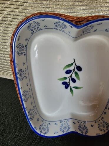 vatrostalne posude sa poklopcem akcija: Posuda nova,vintaz porcelanska sa korpom. Nova posuda univerzalna,sve — 6