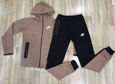 nike air max command cena: Nike ženska trenerka

Novo
Pamuk
Veličine xs s m l — 6