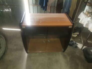 Dečiji nameštaj: Prodajem komodu — 1