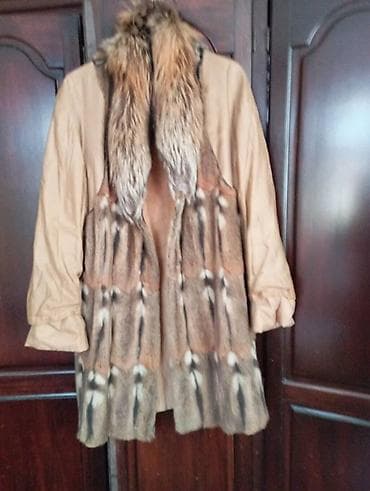 Donji delovi trenerke: Jakna sa krznom
Duzina 105cm, sirina u ramenima 45cm — 3