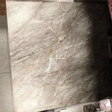 samolepljivi linoleum: 04. Podne obloge gumirane Samolepljive Cena po komadu 550 din — 3