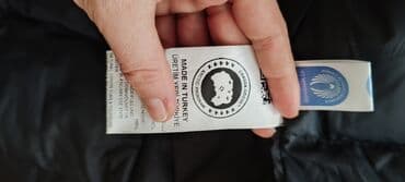 krzna za jakne: Canada Goose zimska parka, crna. - Model: klasična duga parka sa — 10