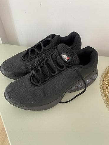 Nike muške patike – model DV (US 11 / UK 10 / EU 45 / cm 29 / BR 43 / na lalafo.rs Nike muške patike – model DV (US 11 / UK 10 / EU 45 / cm 29 / BR 43 /