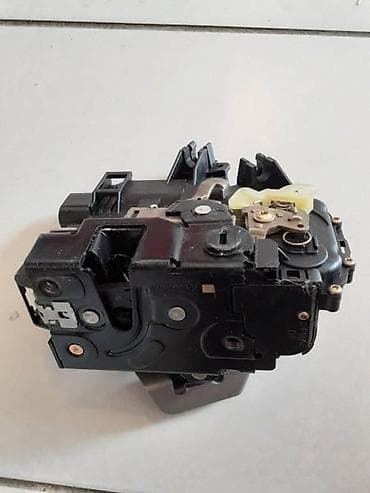 ZADNJA DESNA BRAVA ZA AUDI A6 - 4B0839016G | Zadnja desna brava za na lalafo.rs ZADNJA DESNA BRAVA ZA AUDI A6 - 4B0839016G | Zadnja desna brava za