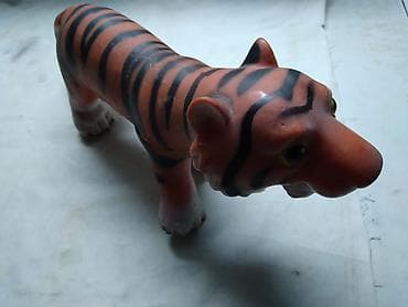 Wing Crown Rubber tigar 2017 .god. 35 cm. polovan na lalafo.rs Wing Crown Rubber tigar 2017 .god. 35 cm. polovan