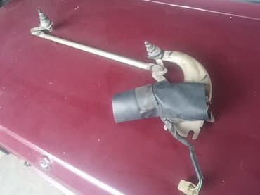 modul za centralno zakljucavanje golf 4: Motor brisača sa polugama Lada 7 Rivu br.1. Očuvano, skinuto sa — 2