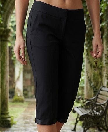 levis košulje muške: Ženske crne kapri pantalone (dužina ispod kolena). Elegantna, ravna — 1