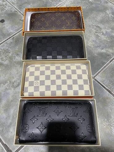 novcanik i kais set: NOVO U PONUDI
Novcanici u original kutiji — 13
