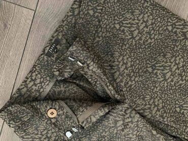 elipsa kompleti sa pantalonama: Moderne pantalone Jones sa zanimljivim printom. Naznacena je velicina — 2