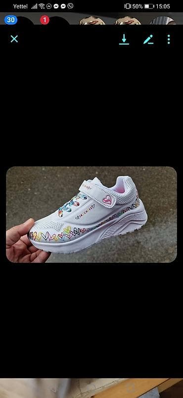 serdjo takini patike: Dečje patike sa svetlucavim detaljima i šarenim srcolikim printom Vel — 1