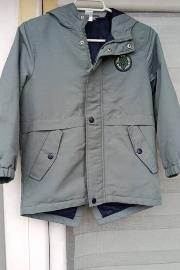Pantalone: Dečja jakna sa kapuljačom, sivo-zelene boje. - Dupli kopčanje — 1