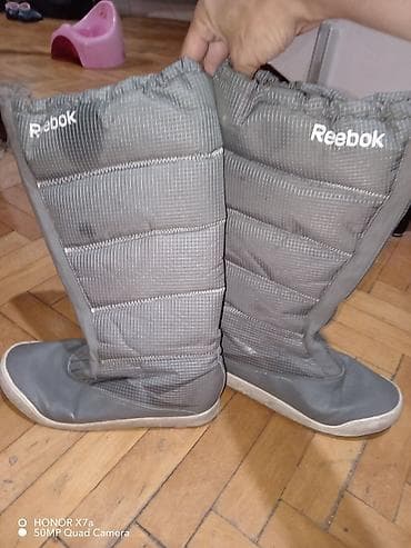 Reebok ženske zimske čizme - Model: visoke, termo‑postavljene čizme -