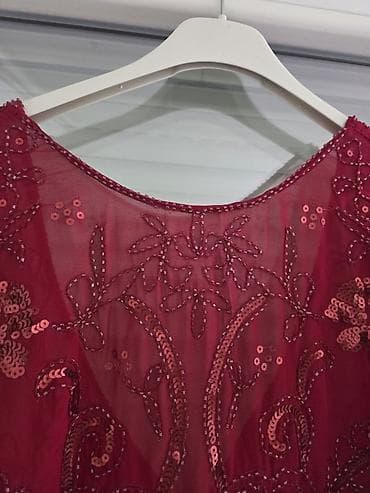 dioptrija plus 1: Elegantna bordo haljina sa ručnim vezom i šljokicama - Boja: duboka — 5