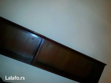 sofa za spavanje sa feder dusekom rs: Drvene police iz dva dela 0.50 x1.00 cm sa ukrasnom stilskom lajsnom — 1