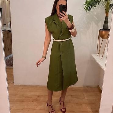 Women's Sweatsuits: Elegantna midi haljina bez rukava sa rever kragnom i dvorednim — 4