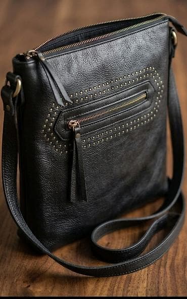 desigual braon torba: Crna ženska torba preko ramena od teksturirane eko-kože. Dizajn sa — 1