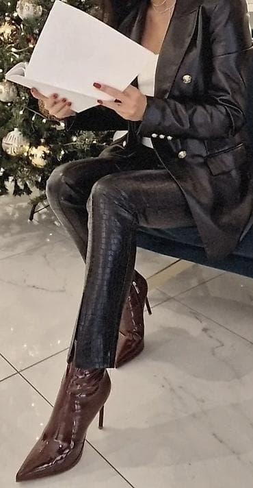 Pantalone: Ženske pantalone sa efektom krokodilske kože - Materijal: kvalitetna — 3