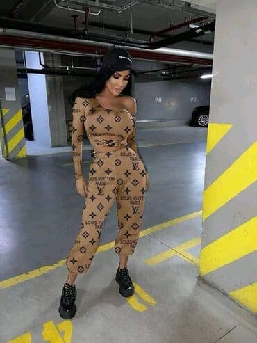 butik 13 kombinezoni: Novoooo
Komplet
S m l
35e — 2