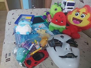 plisani kompleti za zene: Prodajem paket raznih stvari za decu: plisane igracke 🧸 autic 🚗 tabla — 2