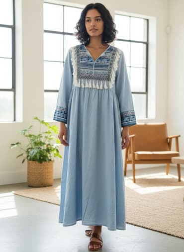 legend odeca: Plava dugačka haljina sa etno detaljima - Boja: svetloplava - Kroj — 1