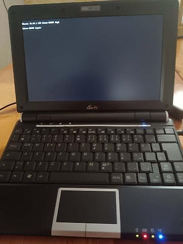 sprava za pletenice: Asus Eee PC netbook (serija Eee PC) - Kompaktni 10" (približno) — 2