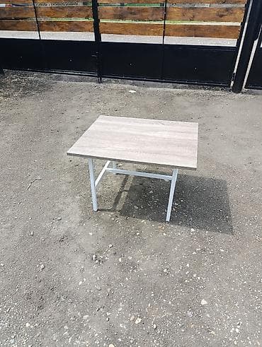 klub stolovi forma ideale cene: Klub sto sa metalnim ramom - Dimenzije približno: 60 x 60 cm — 7