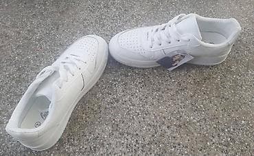 Bele patike 40 Nove bele patike sa etiketom. Naznačeni broj je 41 ali