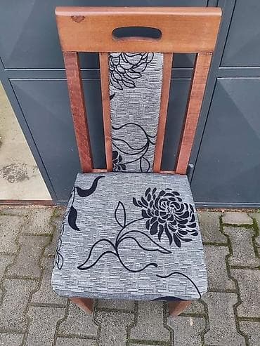 plasticni stolovi i stolice nova pazova: Drvena trpezarijska stolica sa tapaciranim sedištem i naslonom. - — 10