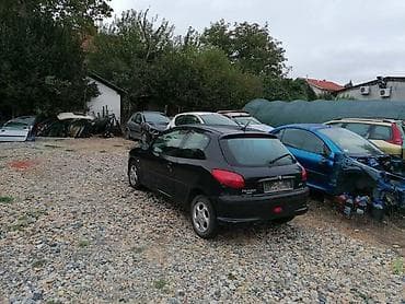 samolepljive lajsne za auto na metar: LAJSNE GEPEKA ZA PEUGEOT 206, 207 | Originalni polovni delovi za — 2