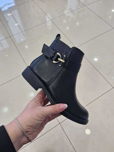 Ostala ženska obuća: Čizme — 1