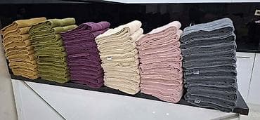 jastucnice 60x60: Set peškira – pamučni frotir

Peškiri
100x50 
12kom. 3200

T — 3
